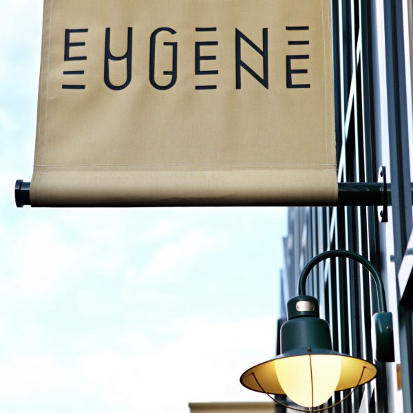 Enseigne du restaurant Eugène Eugène